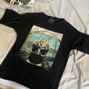 Tupac graphic tee